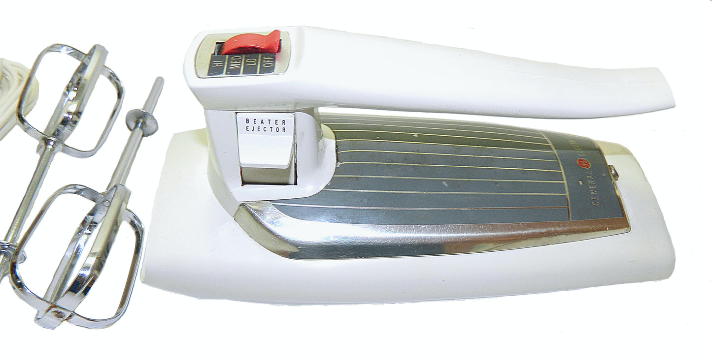 GE 10M47 - Hand Held Mixer - Refurbished - White