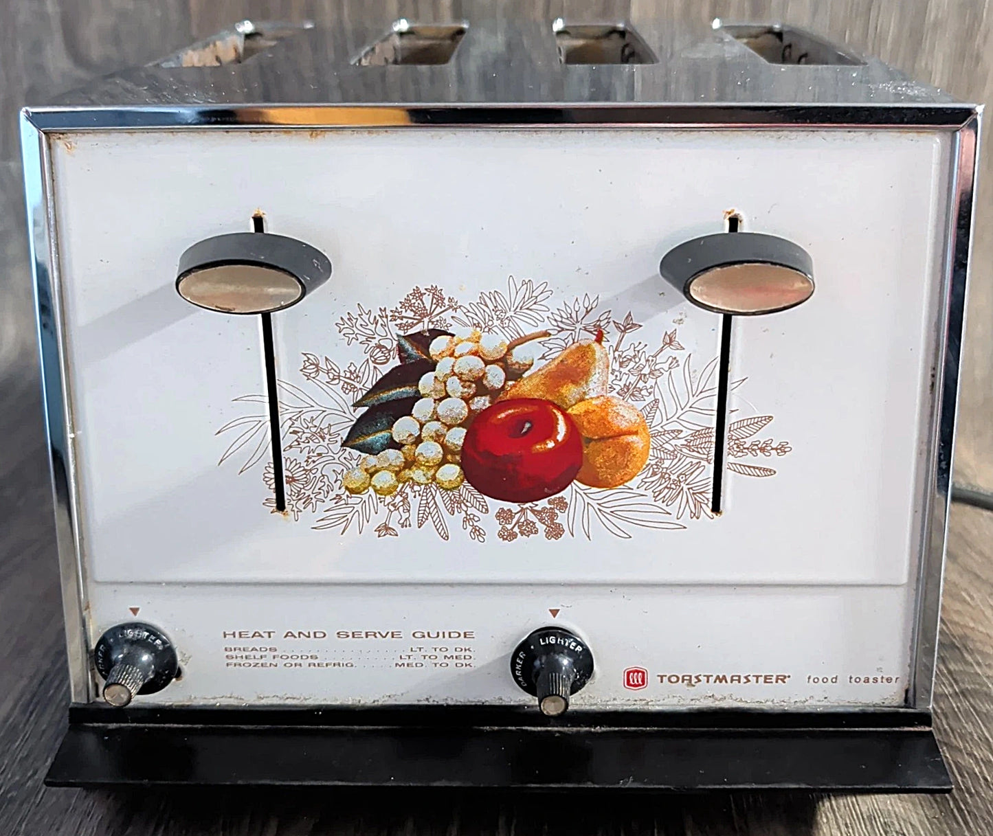 Toastmaster 4-Slice Toaster D154WH White Chrome - Fruit Design